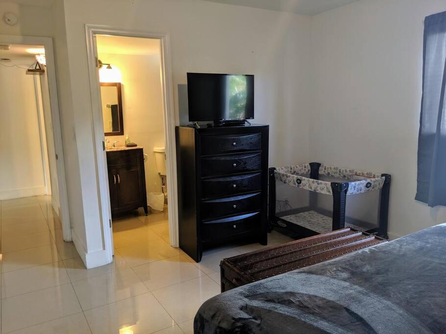 A1 - Endless Summer Vacation Rentals - Affordable Luxury Near Downtown Форт Лодърдейл Екстериор снимка