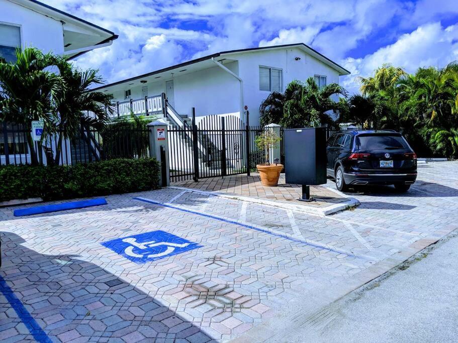 A1 - Endless Summer Vacation Rentals - Affordable Luxury Near Downtown Форт Лодърдейл Екстериор снимка