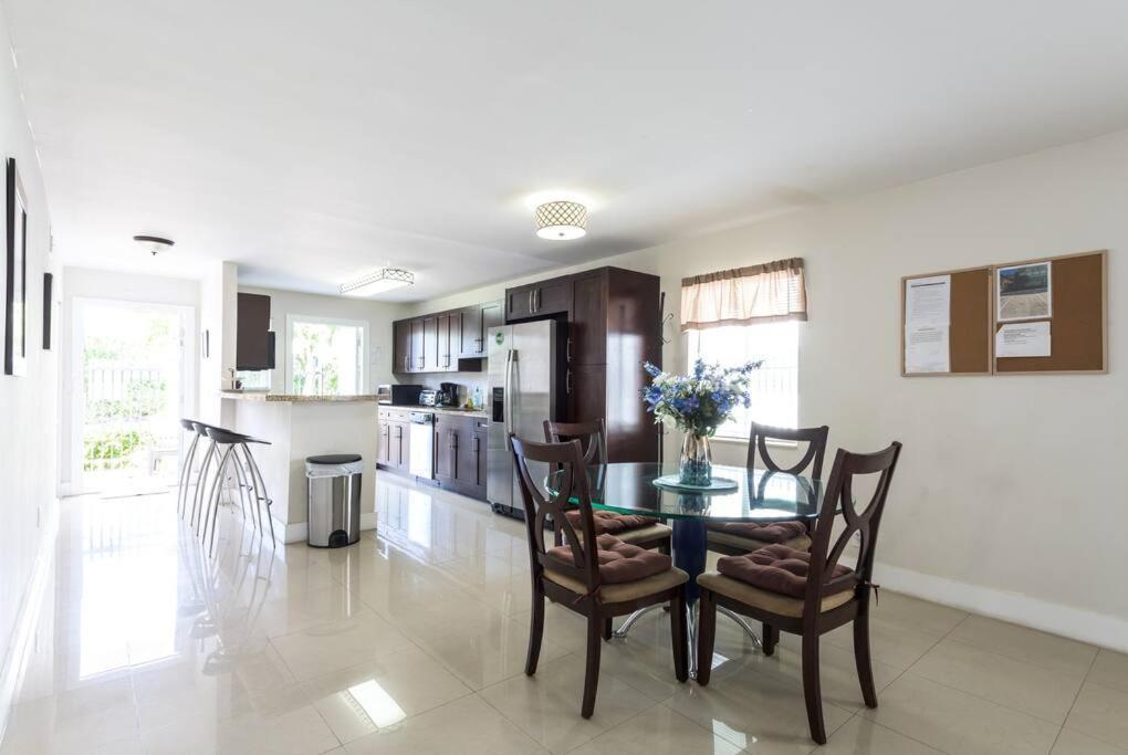 A1 - Endless Summer Vacation Rentals - Affordable Luxury Near Downtown Форт Лодърдейл Екстериор снимка