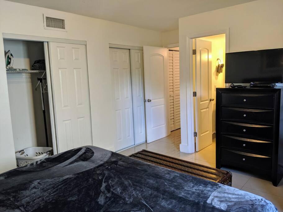 A1 - Endless Summer Vacation Rentals - Affordable Luxury Near Downtown Форт Лодърдейл Екстериор снимка