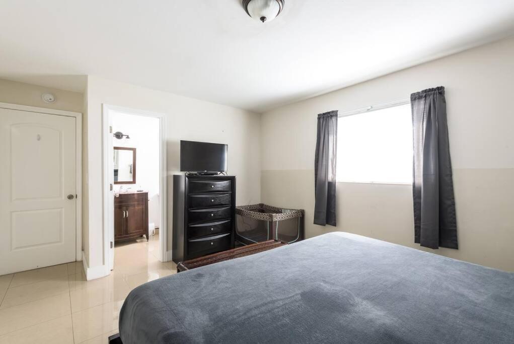 A1 - Endless Summer Vacation Rentals - Affordable Luxury Near Downtown Форт Лодърдейл Екстериор снимка